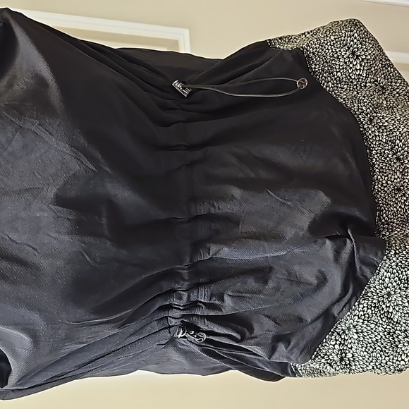 209. Lululemon Spring Forward Jacket - Picture 12 of 12